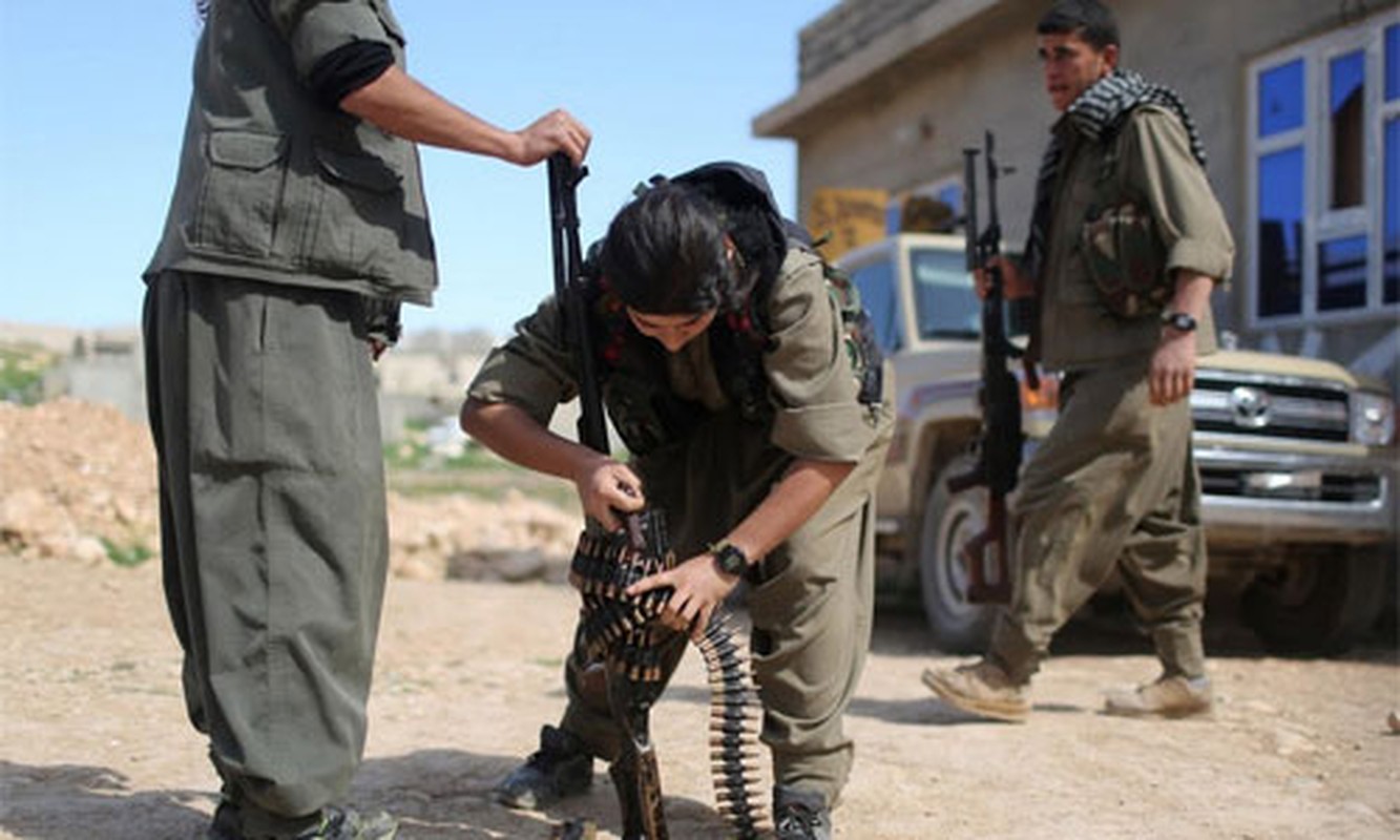 Chien binh nguoi Kurd “dep tua thien than” chong phien quan IS-Hinh-6